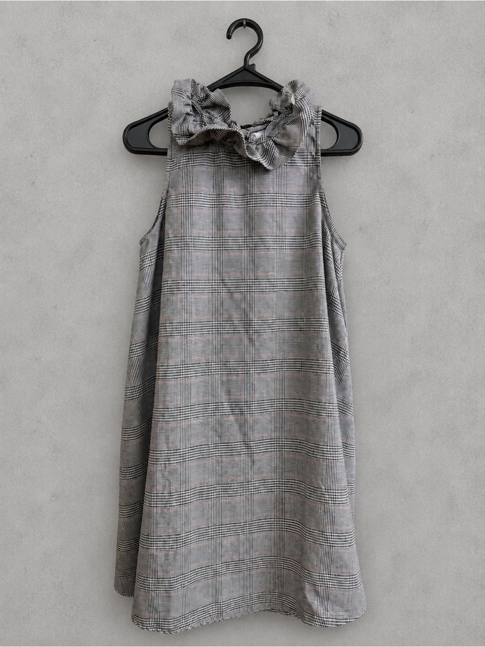 DO+BE NWT Small Plaid Ruffle Mock Neck Shift Dress Back Tie Bow Sleeveless Gray